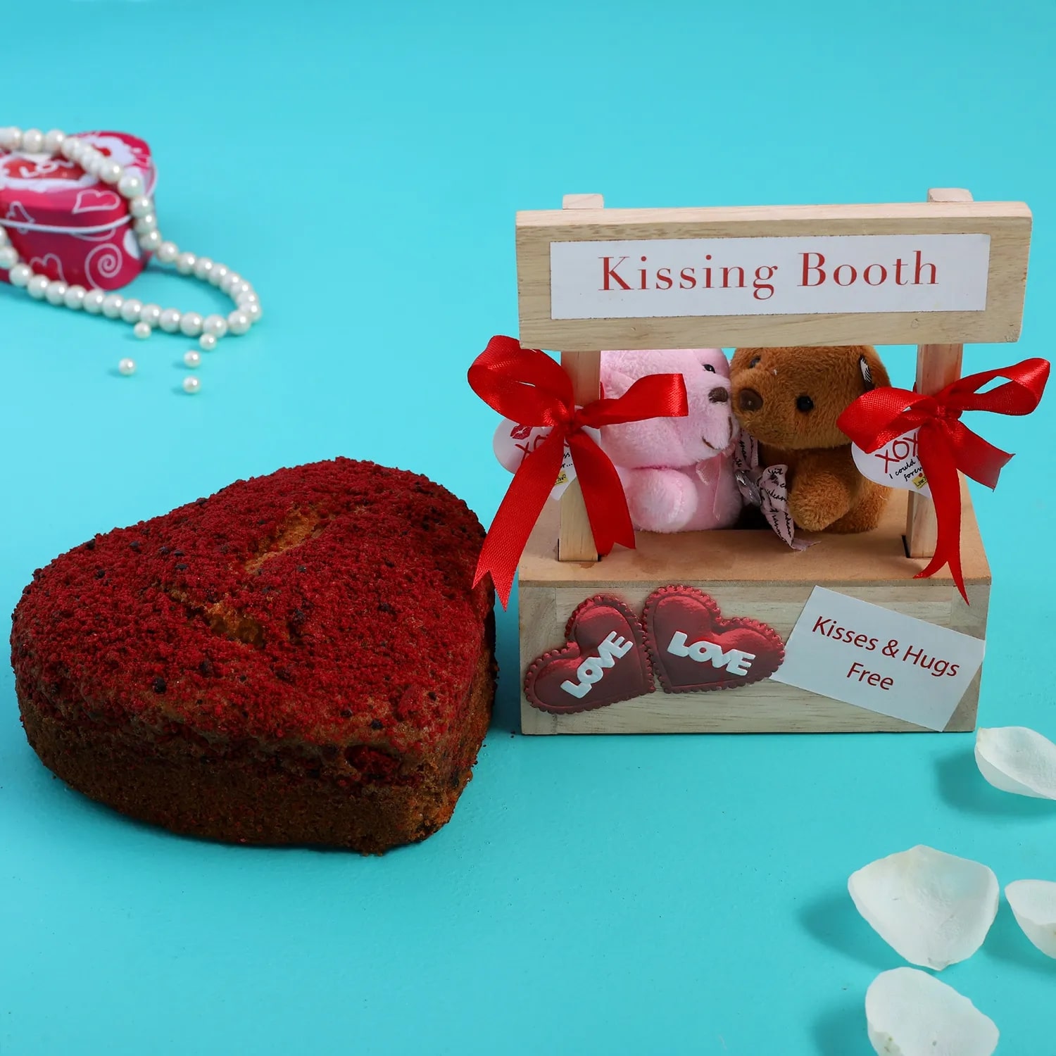 Red Velvet Dry Cake And Cute Kissing Both order onlinecakegift.in